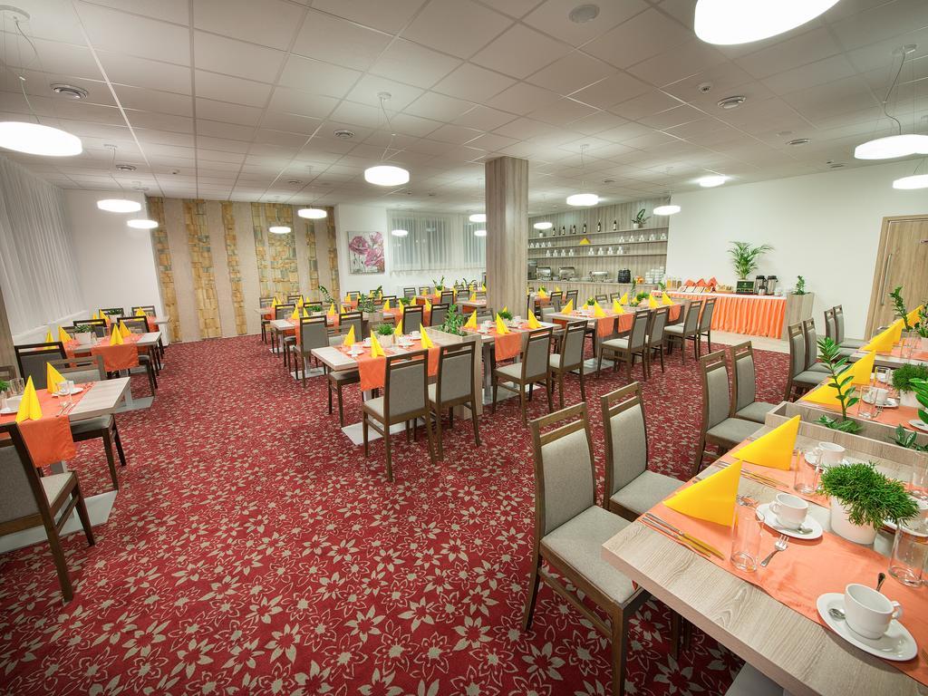 Ea Hotel Kraskov Stary Dvur Exteriör bild